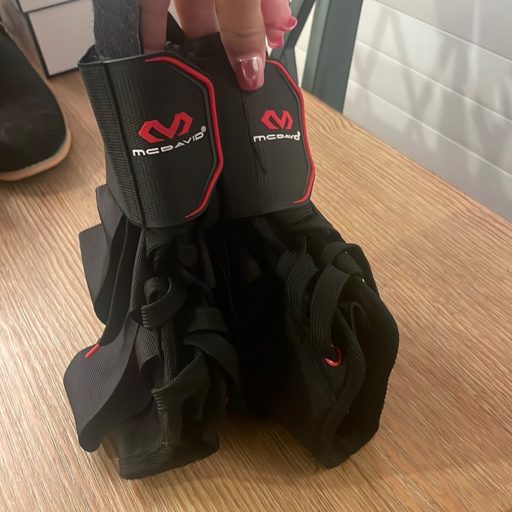 Ankle braces